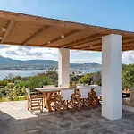 Aegean Breeze Escape Дом отдыха Парос